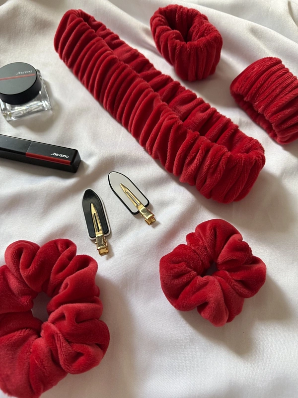 Резинки для волос jillas из велюра, 2шт (S и M), красный - аксессуар для локонов по цене ₽990, материал Синтетическая ткань