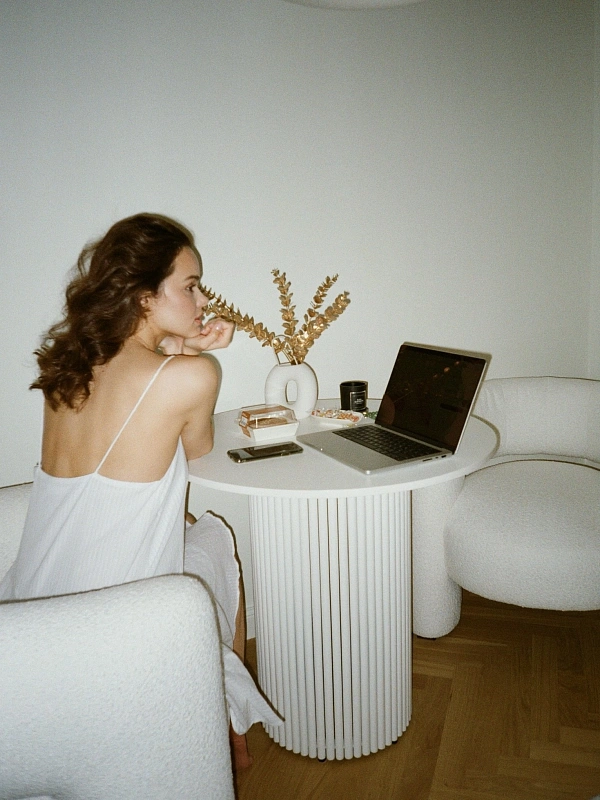 Мягкие бигуди из лебяжего пуха "Набор jillas for sleep, коричневый" по цене ₽2,990, размеры 215х175х75, для волос От плеч до пояса