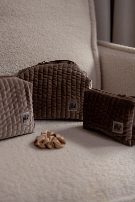 Косметичка jillas из бархата, M, Cacao по цене ₽1,990, размеры 300х200х30