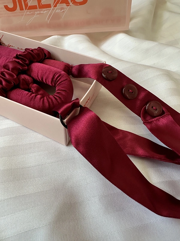 Мягкие бигуди из лебяжего пуха "Комплект jillas mini elegant с пуговицами, бордовый" по цене ₽1,890, размеры 235х85х40, для волос От плеч до пояса