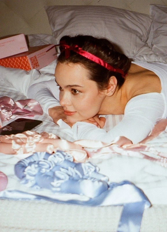 Мягкие бигуди из лебяжего пуха "Комплект jillas slim elegant бордовый" по цене 1&nbsp;390 ₽, размеры 205х85х25, для волос От каре до пояса