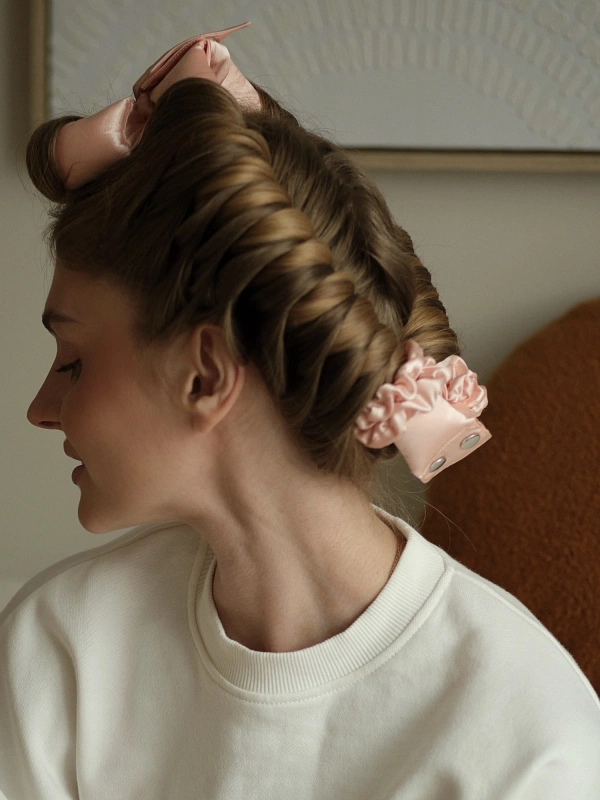 Мягкие бигуди из лебяжего пуха "Комплект jillas compact 300/34 персиковый" по цене ₽2,590, размеры 215х175х75, для волос От лопаток до пояса