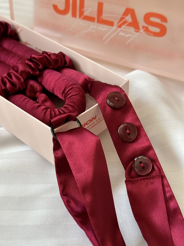 Мягкие бигуди из лебяжего пуха "Комплект jillas mini elegant с пуговицами, бордовый" по цене ₽1,890, размеры 235х85х40, для волос От плеч до пояса