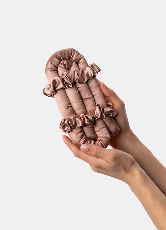 Мягкие бигуди из лебяжего пуха "Комплект jillas classic золотистый" по цене ₽1,390, размеры 255х105х50, для волос От лопаток до пояса