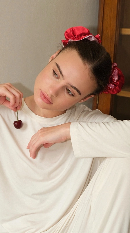 Мягкие бигуди из лебяжего пуха "Комплект jillas slim compact красный" по цене ₽1,990, размеры 200х80х20, для волос От каре до пояса