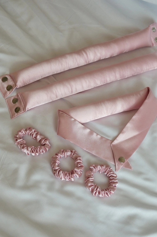 Мягкие бигуди из лебяжего пуха "Комплект jillas compact 300/34 светло-розовый" по цене ₽2,590, размеры 215х175х75, для волос От лопаток до пояса