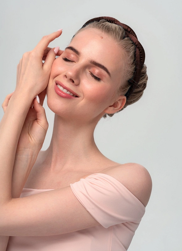 Мягкие бигуди из лебяжего пуха "Комплект jillas slim коричневый" по цене 1&nbsp;390 ₽, размеры 205х85х25, для волос От каре до пояса