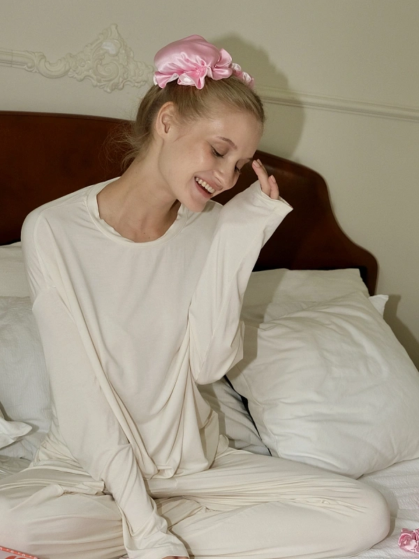 Мягкие бигуди из лебяжего пуха "Комплект jillas classic compact розовый" по цене ₽1,990, размеры 250х100х45, для волос От лопаток до пояса