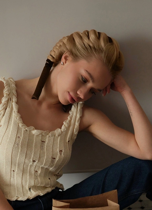 Мягкие бигуди из лебяжего пуха "Комплект jillas classic lite коричневый" по цене ₽690, размеры 200х150х40, для волос От лопаток до пояса