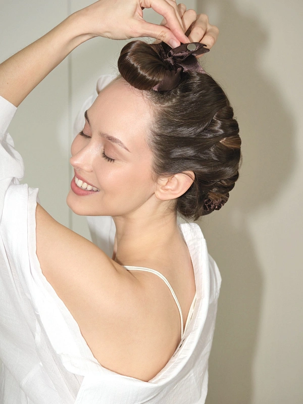 Мягкие бигуди из лебяжего пуха "Комплект jillas classic compact 2.0, коричневый" по цене ₽2,290, размеры 255х105х50, для волос От лопаток до пояса