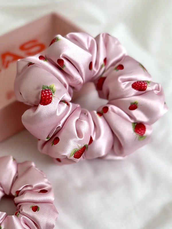 Резинки для волос jillas объемные, 2шт (M и L), малина на розовом - аксессуар для локонов по цене ₽1,690, материал Синтетическая ткань