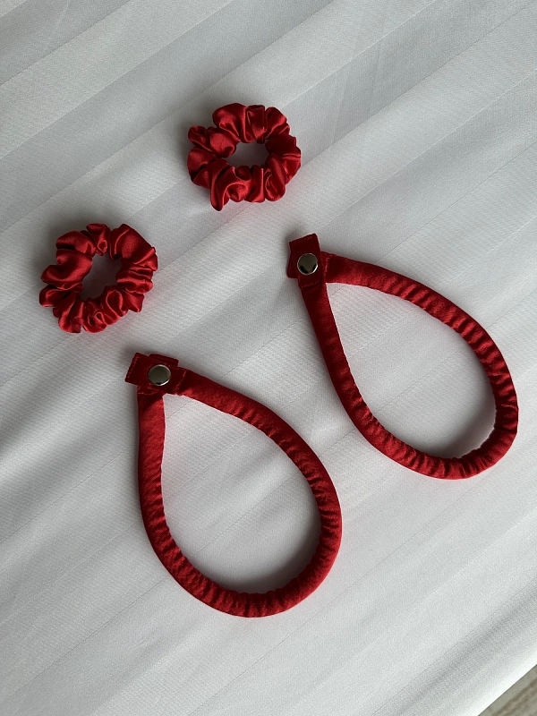 Мягкие бигуди из лебяжего пуха "Комплект jillas slim compact 2.0, красный" по цене ₽1,890, размеры 205х85х25, для волос От каре до пояса