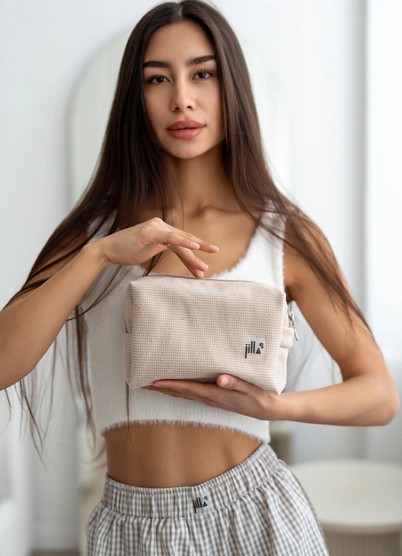 Косметичка jillas со стразами, S, бежевый по цене 1&nbsp;590 ₽, размеры 300х200х30