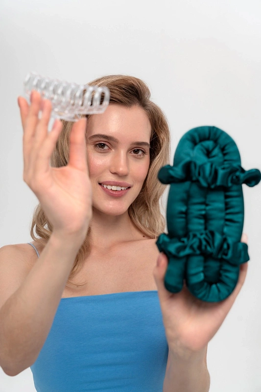 Мягкие бигуди из лебяжего пуха "Комплект jillas classic изумрудный" по цене 1&nbsp;390 ₽, размеры 255х105х50, для волос От лопаток до пояса