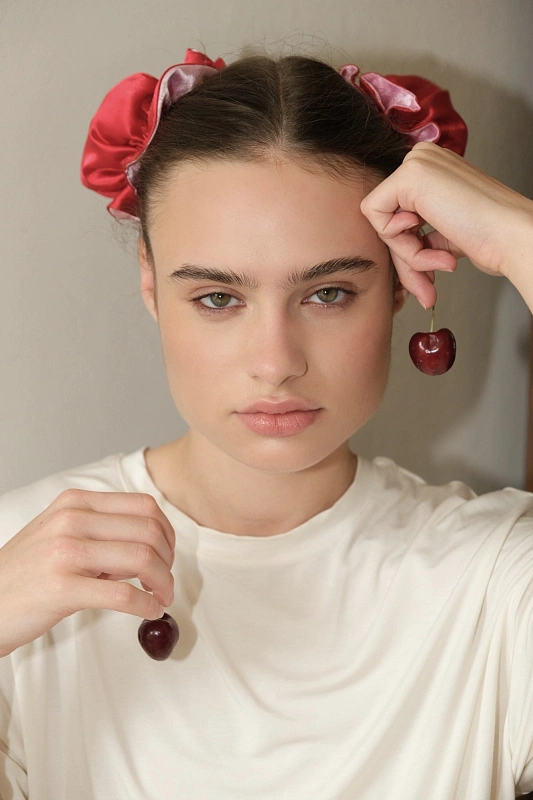 Мягкие бигуди из лебяжего пуха "Комплект jillas slim compact красный" по цене ₽1,990, размеры 200х80х20, для волос От каре до пояса