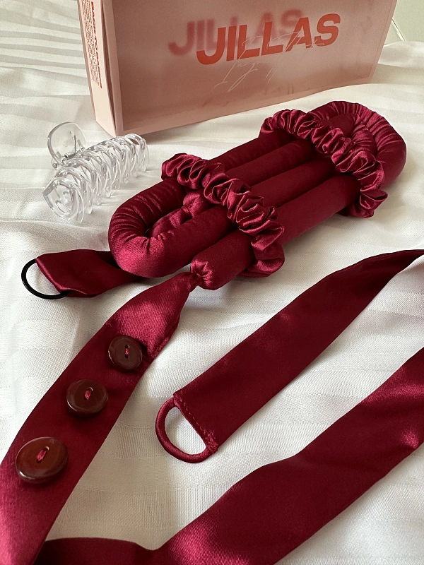 Мягкие бигуди из лебяжего пуха "Комплект jillas mini elegant с пуговицами, бордовый" по цене ₽1,890, размеры 235х85х40, для волос От плеч до пояса