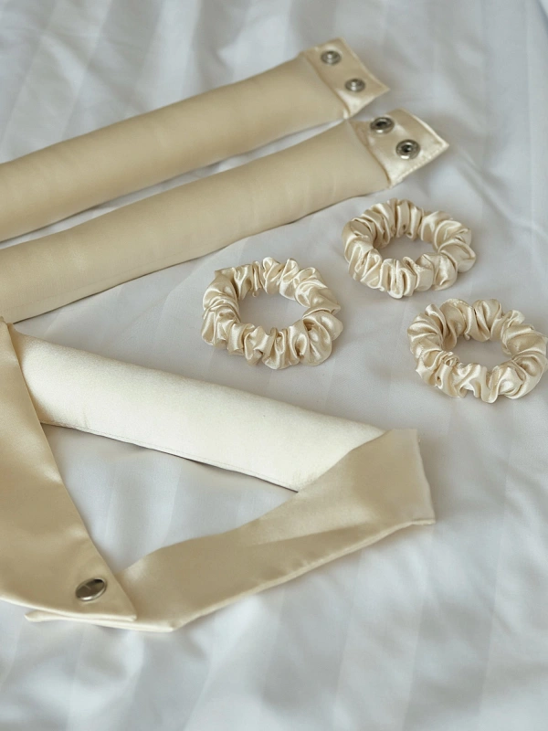 Мягкие бигуди из лебяжего пуха "Комплект jillas compact 300/34 молочный" по цене ₽2,590, размеры 215х175х75, для волос От лопаток до пояса