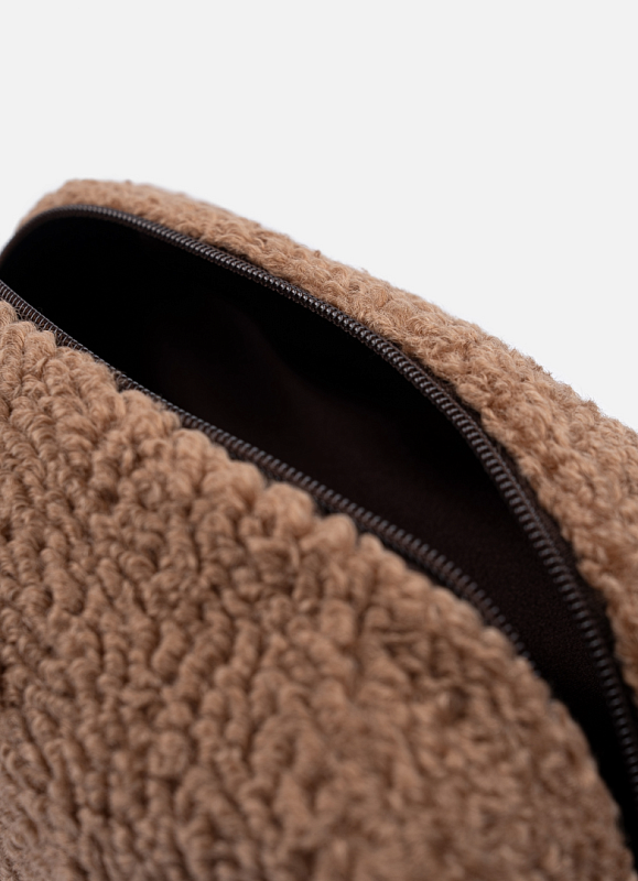 Косметичка jillas плюшевая, S, светло-коричневый по цене ₽1,790, размеры 300х200х30