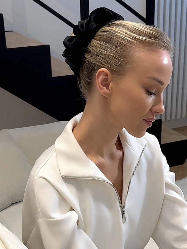 Резинка для волос jillas из велюра, L, черный - аксессуар для локонов по цене ₽990, материал Синтетическая ткань