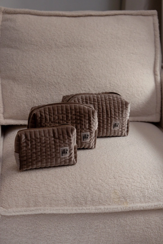 Косметичка jillas из бархата, S, Cacao по цене ₽1,890, размеры 300х200х30