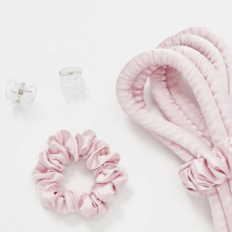 Мягкие бигуди из лебяжего пуха "Комплект jillas slim светло-розовый" по цене 1&nbsp;390 ₽, размеры 205х85х25, для волос От каре до пояса