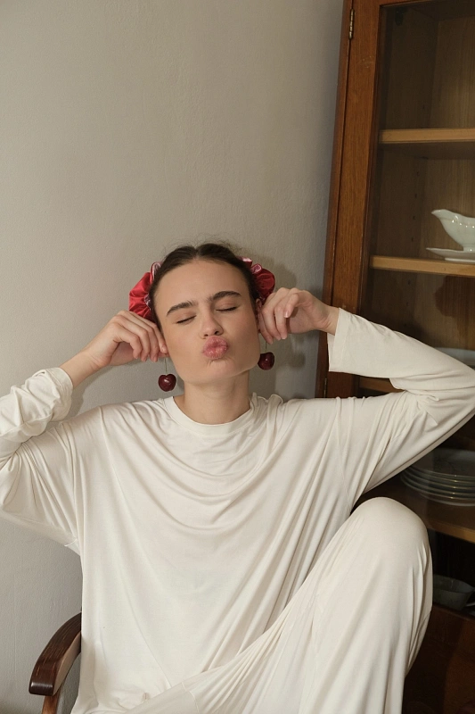 Мягкие бигуди из лебяжего пуха "Комплект jillas classic compact красный" по цене ₽1,990, размеры 250х100х45, для волос От лопаток до пояса