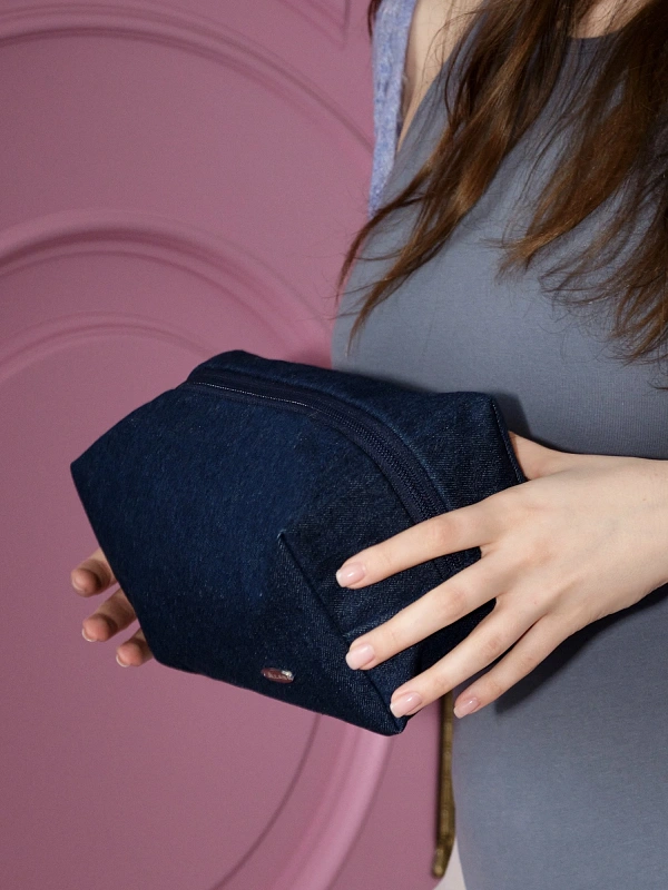 Косметичка jillas джинсовая, темно-синий по цене ₽1,890, размеры 300х200х30