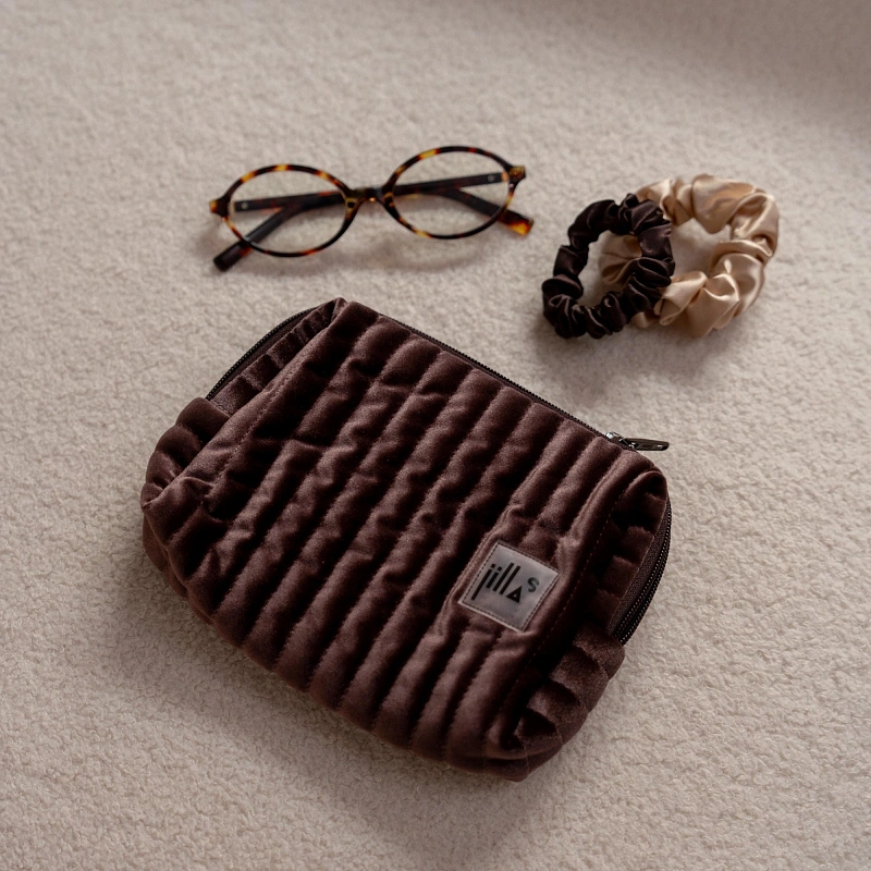 Косметичка jillas из бархата, S, Moka по цене ₽1,890, размеры 300х200х30