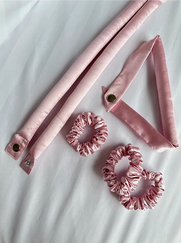 Мягкие бигуди из лебяжего пуха "Комплект jillas mini compact 2.0, светло-розовый" по цене ₽2,290, размеры 235х85х40, для волос От плеч до пояса