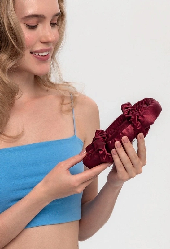 Мягкие бигуди из лебяжего пуха "Комплект jillas classic бордовый" по цене ₽1,390, размеры 255х105х50, для волос От лопаток до пояса