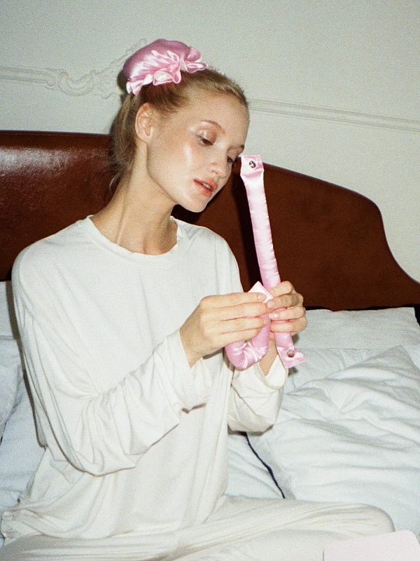 Мягкие бигуди из лебяжего пуха "Комплект jillas classic compact розовый" по цене ₽1,990, размеры 250х100х45, для волос От лопаток до пояса