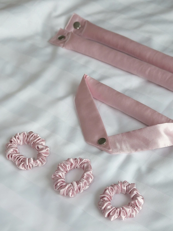 Мягкие бигуди из лебяжего пуха "Комплект jillas classic compact 2.0, светло-розовый" по цене 2&nbsp;290 ₽, размеры 255х105х50, для волос От лопаток до пояса