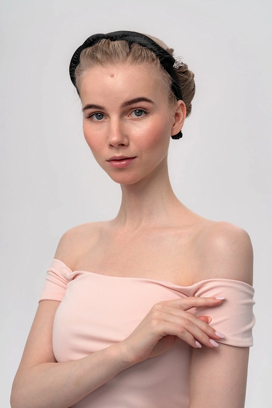 Мягкие бигуди из лебяжего пуха "Комплект jillas slim черный" по цене ₽1,390, размеры 205х85х25, для волос От каре до пояса