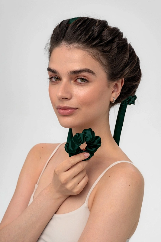 Мягкие бигуди из лебяжего пуха "Комплект jillas mini изумрудный" по цене ₽1,390, размеры 235х85х40, для волос От плеч до пояса