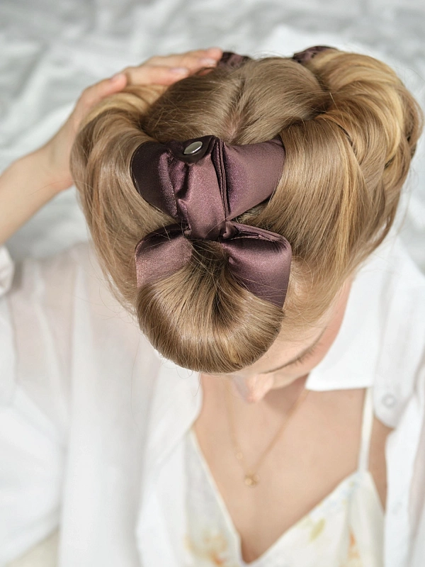 Мягкие бигуди из лебяжего пуха "Комплект jillas compact 300/34 коричневый" по цене ₽2,590, размеры 215х175х75, для волос От лопаток до пояса