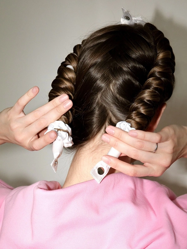 Мягкие бигуди из лебяжего пуха "Комплект jillas mini compact 2.0, белый" по цене ₽2,290, размеры 235х85х40, для волос От плеч до пояса