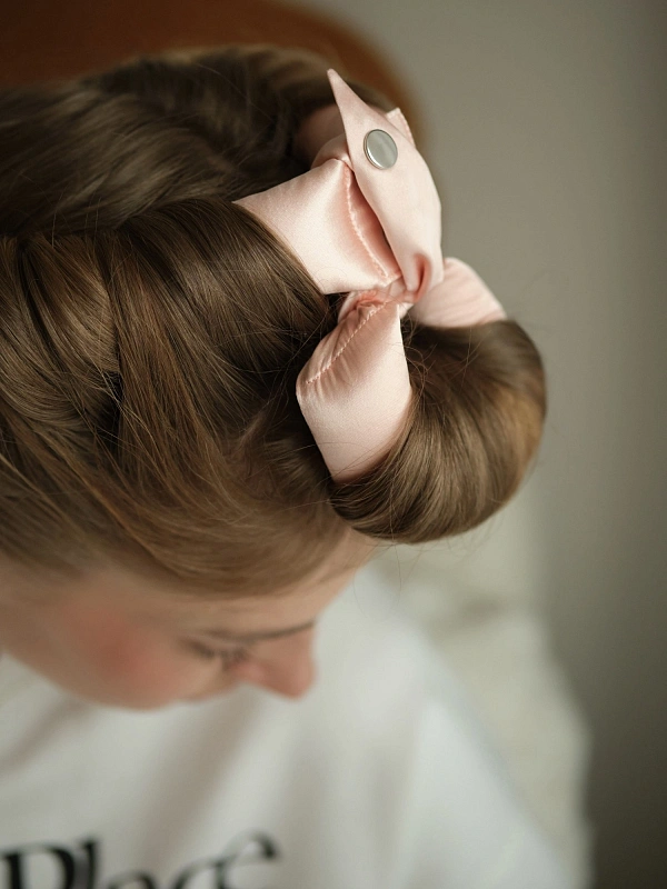 Мягкие бигуди из лебяжего пуха "Комплект jillas compact 300/34 персиковый" по цене ₽2,590, размеры 215х175х75, для волос От лопаток до пояса