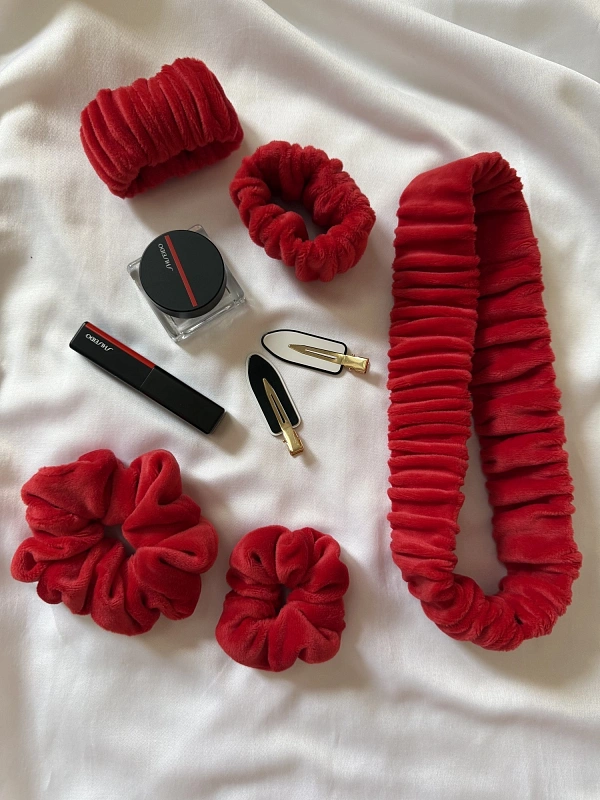 Набор повязок для умывания jillas из велюра, красный, 4,5 см - аксессуар для локонов по цене ₽1,290, материал Синтетическая ткань