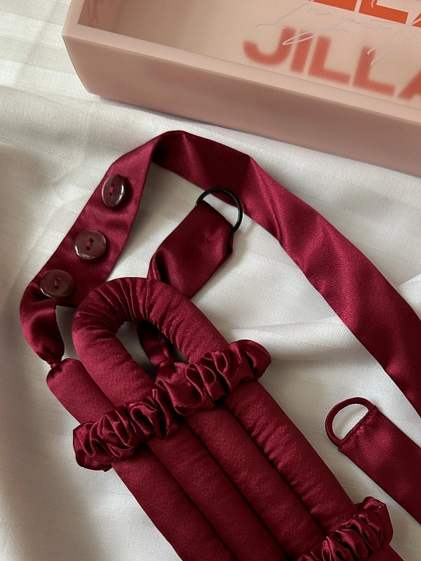 Мягкие бигуди из лебяжего пуха "Комплект jillas mini elegant с пуговицами, бордовый" по цене ₽1,890, размеры 235х85х40, для волос От плеч до пояса