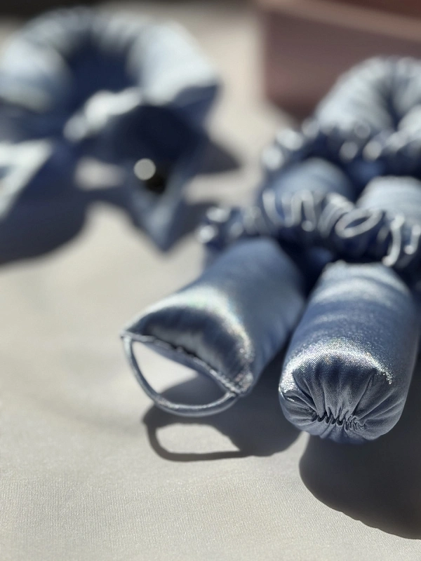 Мягкие бигуди из лебяжего пуха "Комплект jillas unicorn (34/420), голубой" по цене 1&nbsp;990 ₽, размеры 255х105х50, для волос От лопаток до пояса