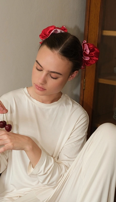 Мягкие бигуди из лебяжего пуха "Комплект jillas slim compact красный" по цене ₽1,990, размеры 200х80х20, для волос От каре до пояса