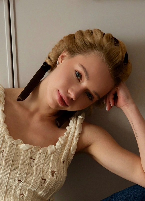 Мягкие бигуди из лебяжего пуха "Комплект jillas classic lite коричневый" по цене ₽690, размеры 200х150х40, для волос От лопаток до пояса