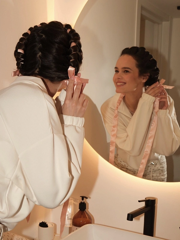 Мягкие бигуди из лебяжего пуха "Набор jillas for sleep, персиковый" по цене 2&nbsp;990 ₽, размеры 215х175х75, для волос От плеч до пояса