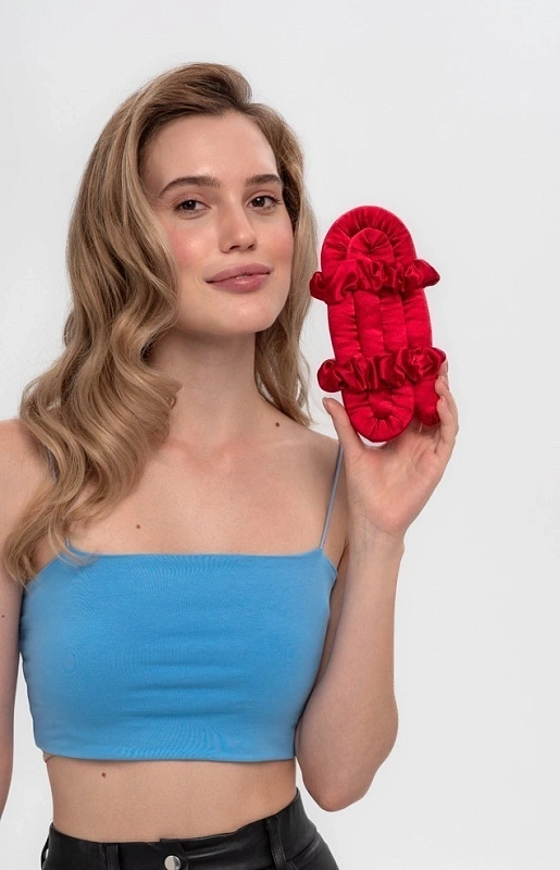 Мягкие бигуди из лебяжего пуха "Комплект jillas classic красный" по цене 1&nbsp;390 ₽, размеры 255х105х50, для волос От лопаток до пояса