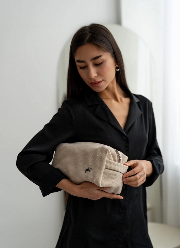 Косметичка jillas со стразами, M, бежевый по цене 1&nbsp;690 ₽, размеры 300х200х30