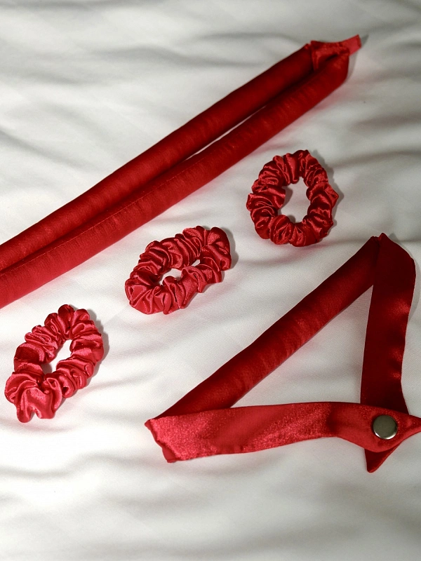 Мягкие бигуди из лебяжего пуха "Комплект jillas mini compact 2.0, красный" по цене ₽2,290, размеры 235х85х40, для волос От плеч до пояса