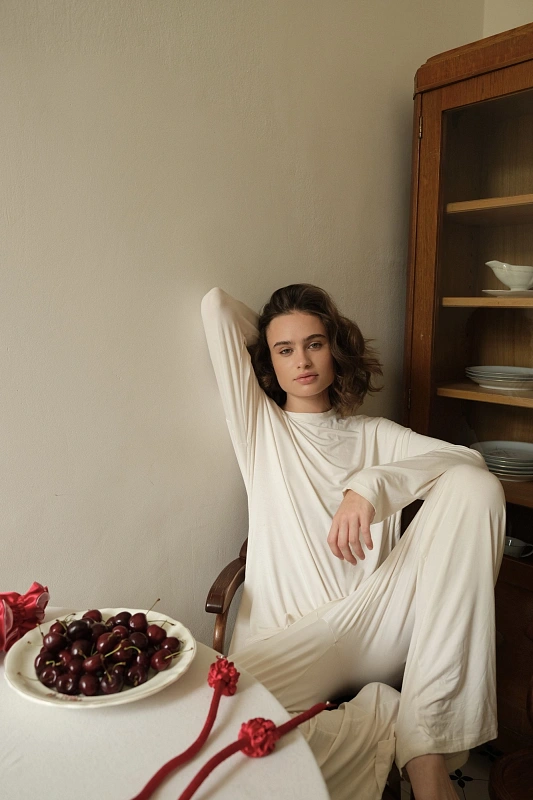 Мягкие бигуди из лебяжего пуха "Комплект jillas slim compact красный" по цене ₽1,990, размеры 200х80х20, для волос От каре до пояса