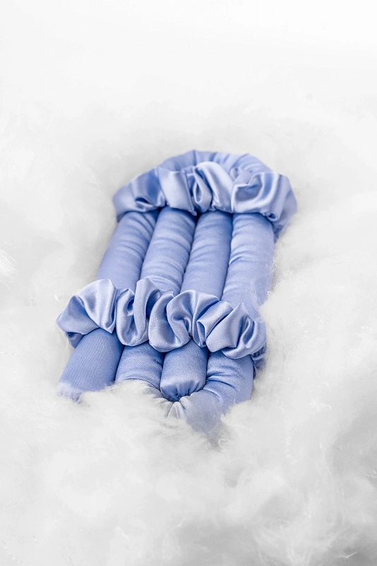 Мягкие бигуди из лебяжего пуха "Комплект jillas classic голубой" по цене 1&nbsp;390 ₽, размеры 255х105х50, для волос От лопаток до пояса