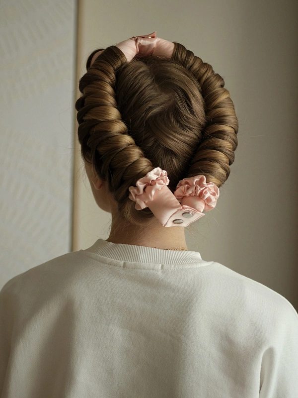 Мягкие бигуди из лебяжего пуха "Комплект jillas compact 300/34 персиковый" по цене ₽2,590, размеры 215х175х75, для волос От лопаток до пояса